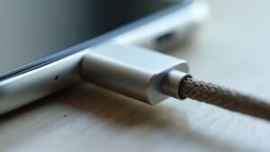 bezpieczne nie-Apple kable USB-C do iPhone